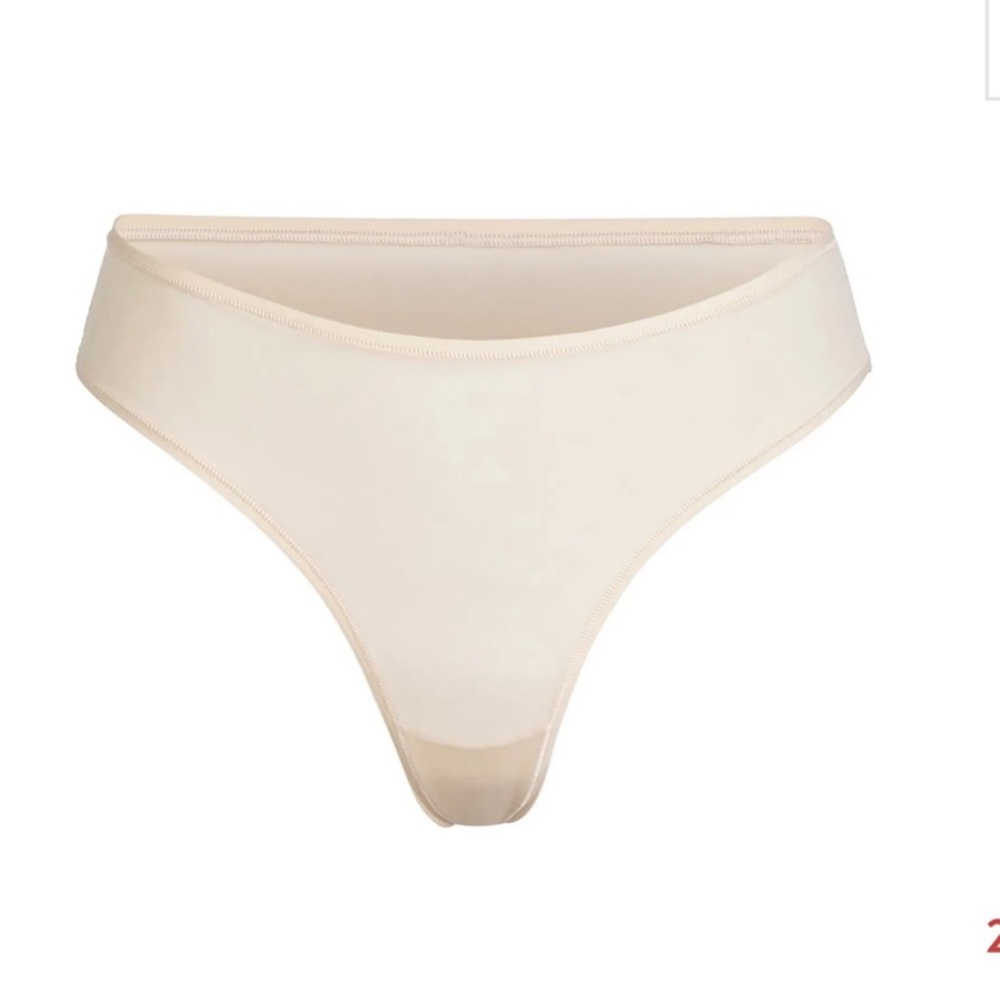 A25 SKIMS Fits Everybody Thong in Sand Size 4X